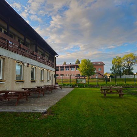 Turistická ubytovňa Spišské Tomášovce Esterno foto