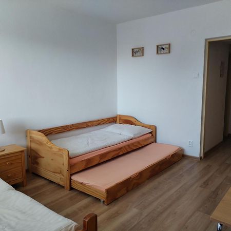Turistická ubytovňa Spišské Tomášovce Esterno foto