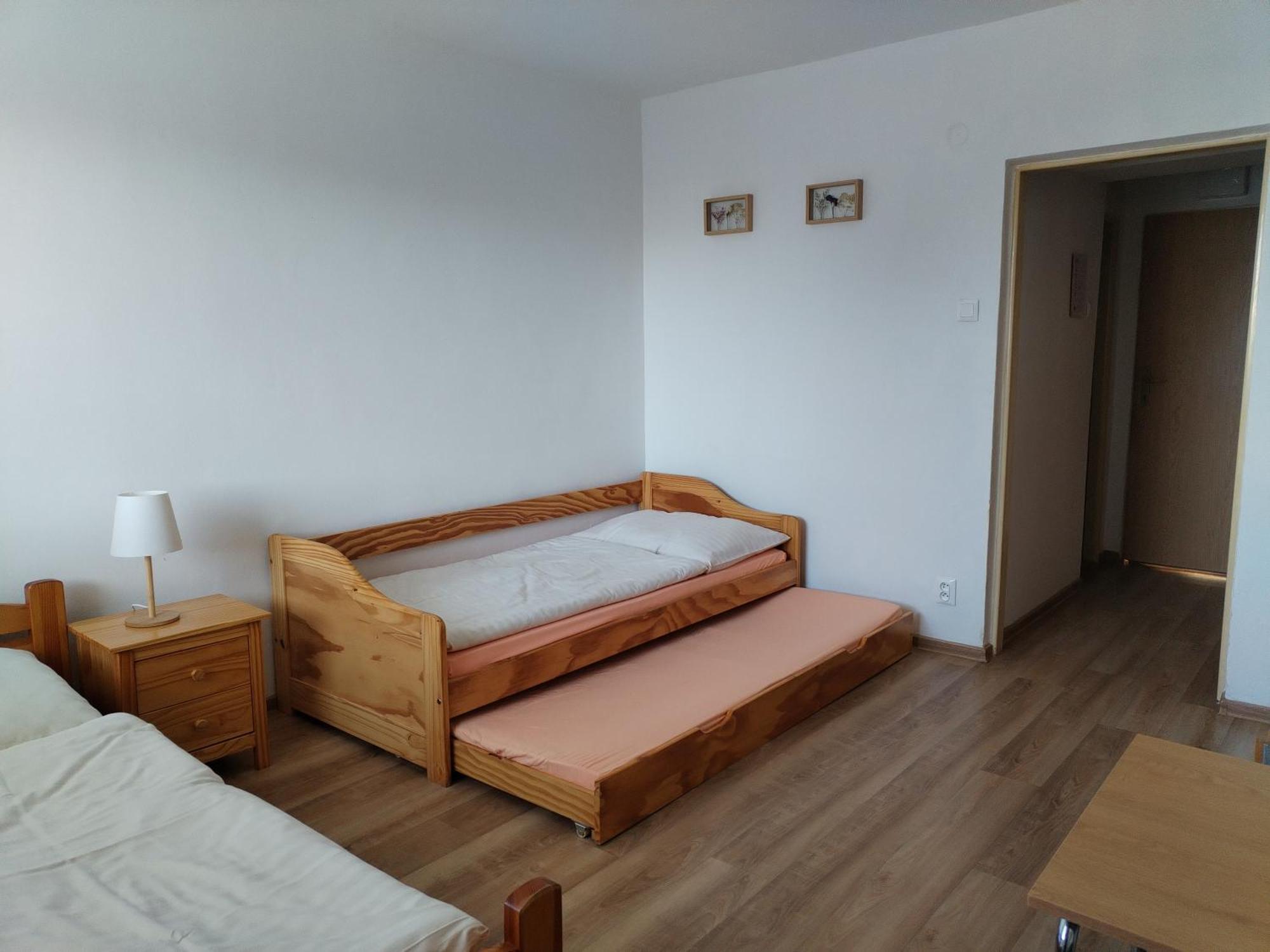 Turistická ubytovňa Spišské Tomášovce Esterno foto