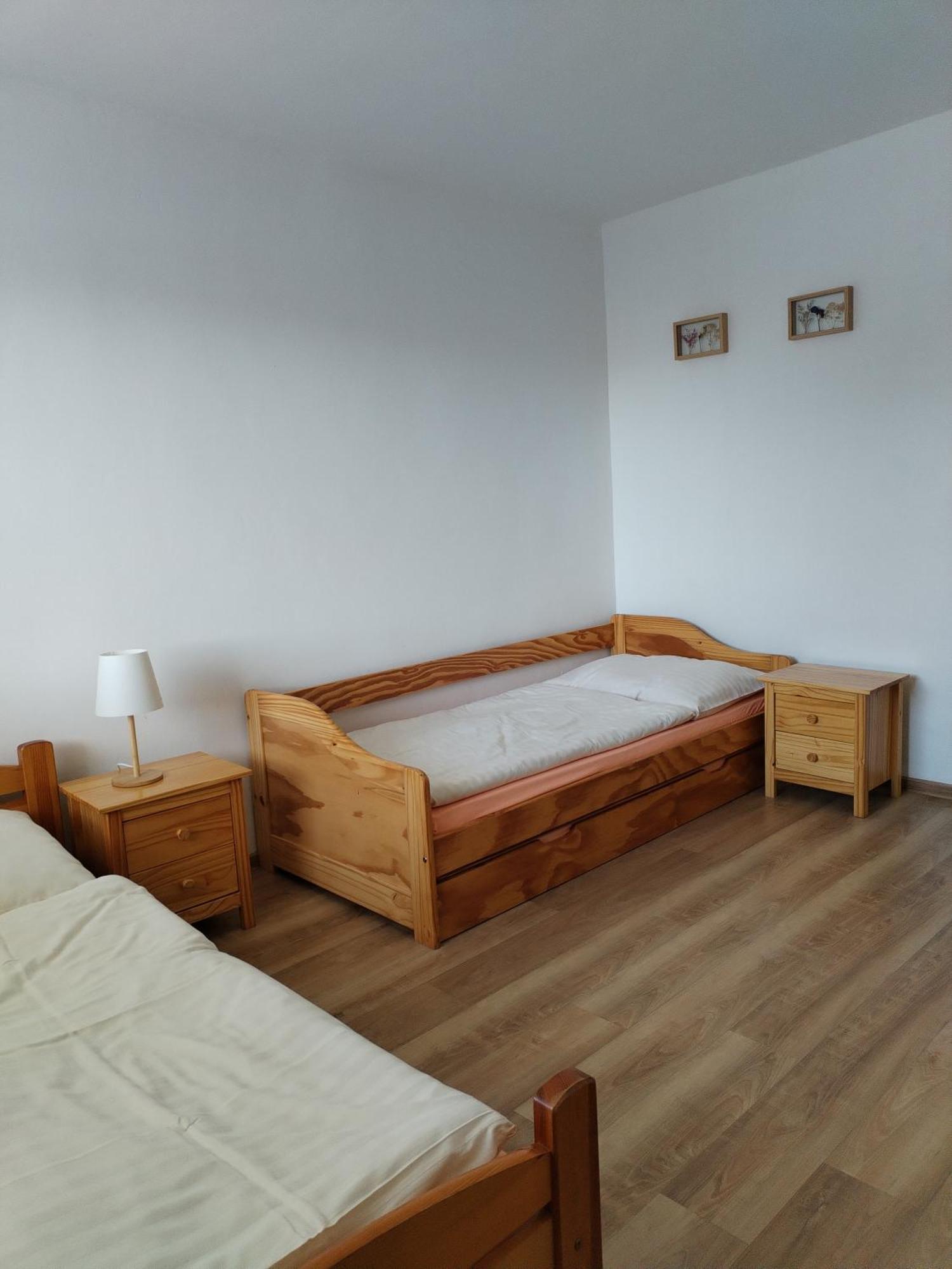 Turistická ubytovňa Spišské Tomášovce Esterno foto